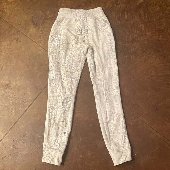 Lulu lemon joggers - Picture 2 of 2